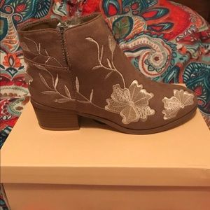 Yoki Floral Embroidered Ankle Booties